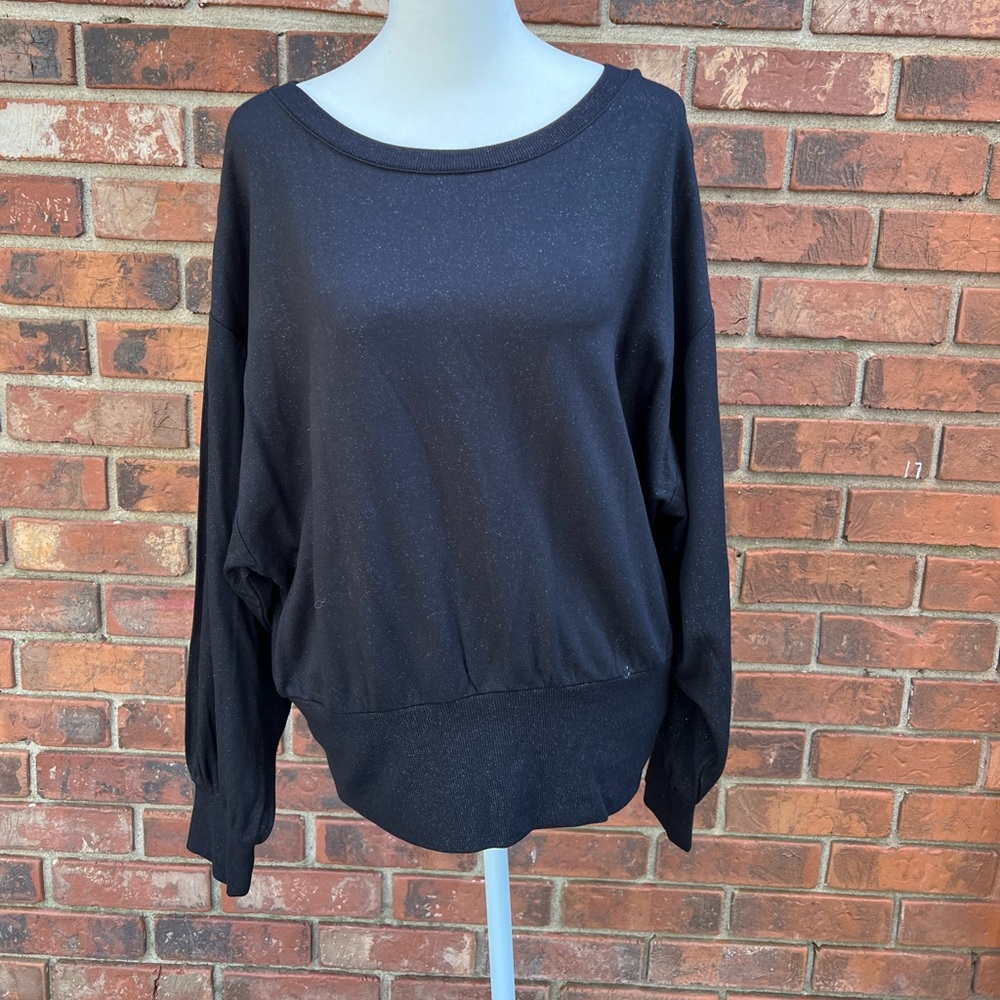 🆕 EXPRESS TOP - Picture 2 of 7